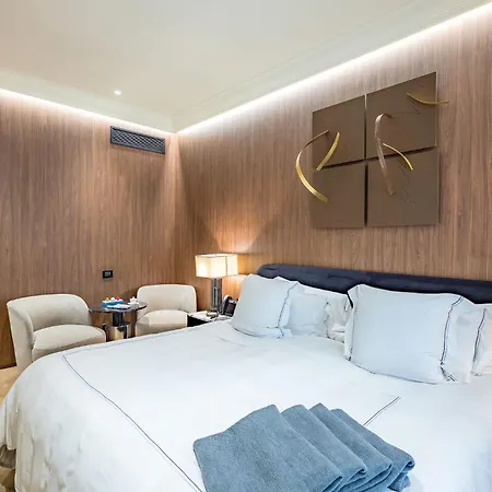 The First Dolce - Preferred & Hotel Roma
