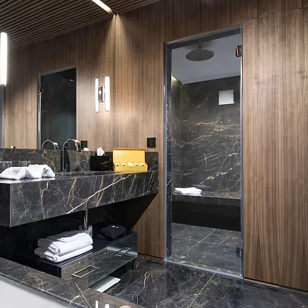 Hotell The First Dolce - Preferred & Rom